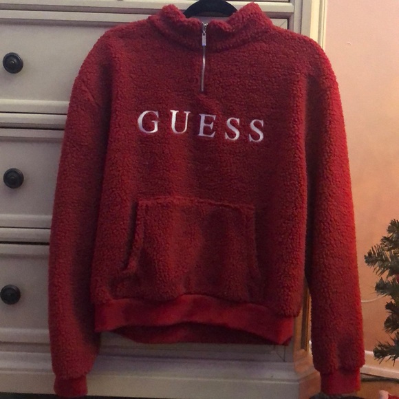 Red pullover - Picture 3 of 3